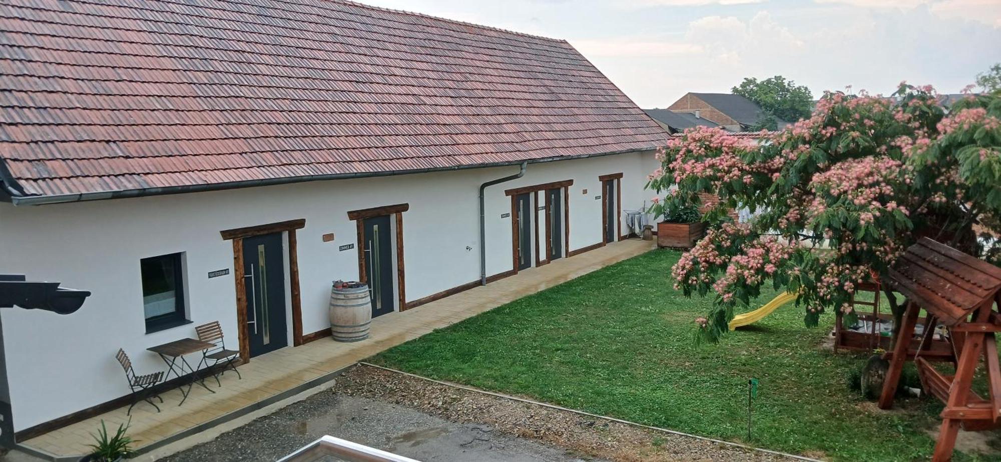 Bed and Breakfast Weingut Thomas Brandl Strass  Exterior foto